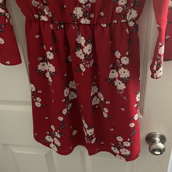 H&M Divided size 2 dress red floral with with elastic waist - Picture 4 of 8